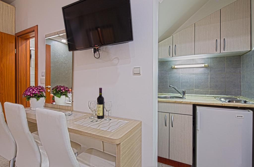 Guest House Harmonia Budva Exterior photo