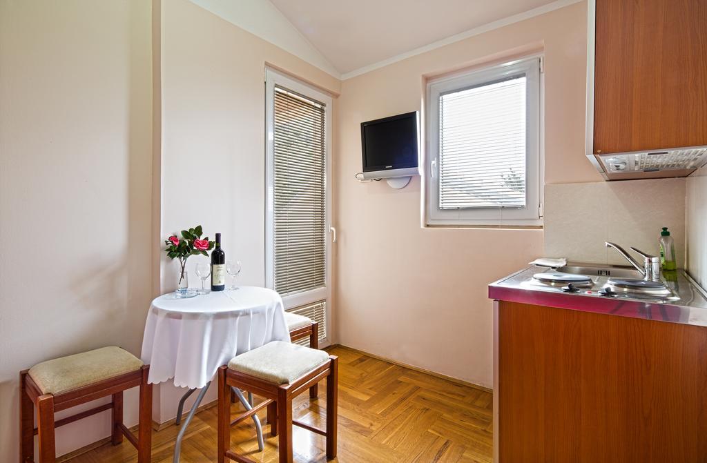 Guest House Harmonia Budva Exterior photo